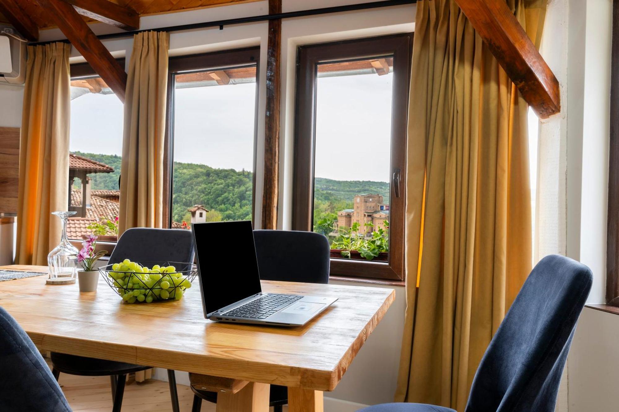 Bobevata Guest House - Floor 2 - Stunning View Old Town Veliko Tŭrnovo Eksteriør bilde